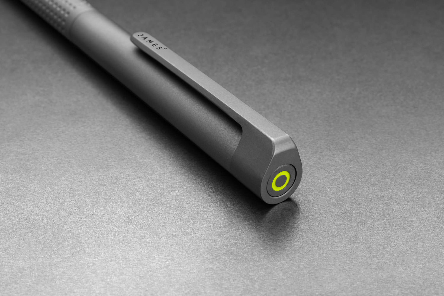 The top of the Bolen titanium twist pen.